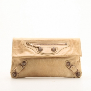 مملوكة مسبقًا Balenciaga Golden Giant Envelope Clutch