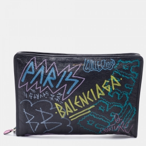 مملوكة مسبقًا Balenciaga Black Leather Bazar Graffiti Zip Pouch