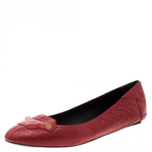 Pre Owned حذاء فلات باليه بالنسياغا مرصع جلد ممزق أحمر مقاس 38