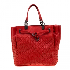 مملوكة مسبقًا Bottega Veneta Red Intrecciato Leather Drawstring Bucket Bag