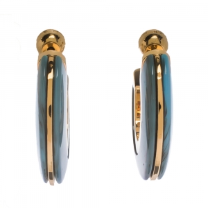 مملوكة مسبقًا Burberry Blue Marbled Resin Gold Tone Hoop Earrings