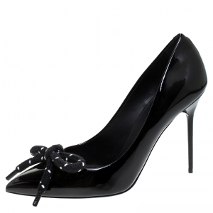 مملوكة مسبقًا Burberry Black Patent Leather Finsbury Bow Pointed Toe Pumps Size 38.5