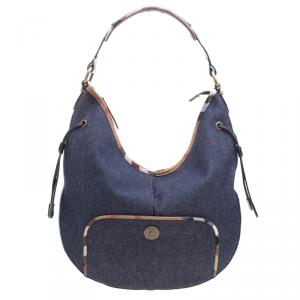 مملوكة مس�بقًا Burberry Navy Blue Denim Hobo