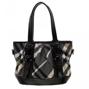 مملوكة مسبقًا Burberry Black Beat Check Nylon and Patent Leather Small Lowry Tote