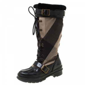 مملوكة مسبقًا Burberry Black Leather And Brown Mega Check Canvas Lace Up Fur Lined High Weather Boots Size 35