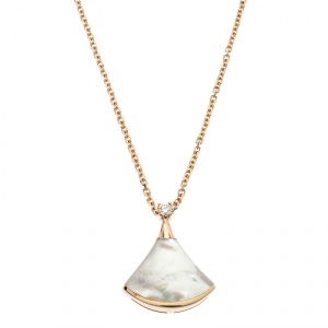 Pre Owned Bvlgari Divas' Dream Diamond & Mother of Pearl 18k Rose Gold Pendant Necklace