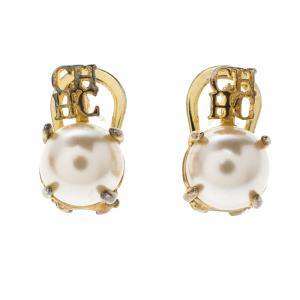 Pre Owned CH Carolina Herrera Logo Faux Pearl Gold Tone Metal J Hoop Earrings