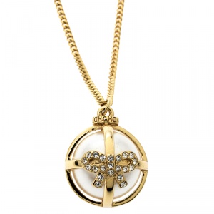 Pre Owned CH Carolina Herrera Faux Pearl Gold Tone Bow Ball Pendant Necklace