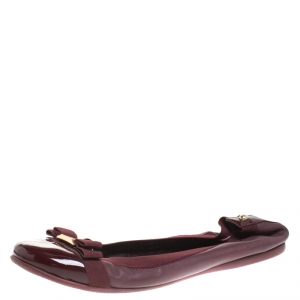 Pre Owned CH Carolina Herrera Burgundy Leather And Patent Leather Bow Ballet Flats Size 37