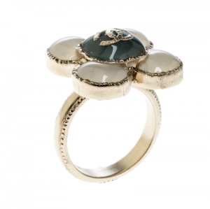 مملوكة مسبقًا Chanel CC Flower Resin Gold Tone Ring Size 52