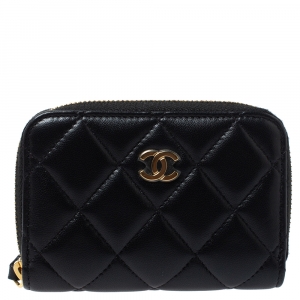 Pre Owned Chanel Black Quilted Leather Zip Around Coin Purse
