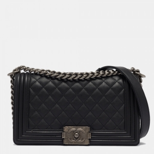مملوكة مسبقًا Chanel Black Quilted Leather Medium Boy Flap Bag