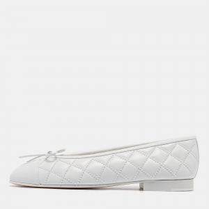 Pre Owned Chanel White Leather Pearl Embellished CC Bow Ballet Flats Size 37