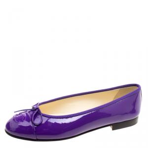 مملوكة مسبقًا Chanel Purple Patent Leather CC Cap Toe Ballet Flats Size 37