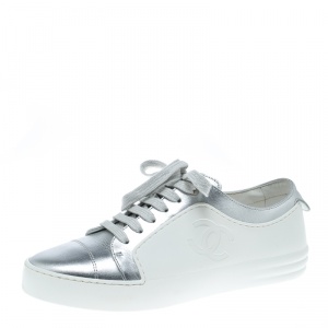 Pre Owned Chanel White/Silver Leather CC Low Top Sneakers Size 36.5