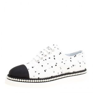 Chanel Monochrome Tweed and Canvas Cap Toe Faux Pearl Trim Oxfords Size 40