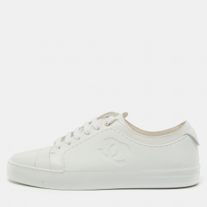 Pre Owned Chanel White Leather and Rubber CC Low Top Sneakers Size 38