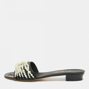Pre Owned Chanel Black Leather Pearl Embellished CC Slide Sandals Size 40.5