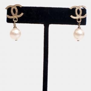 Pre Owned Chanel Vintage CC Pearl Drop Earrings