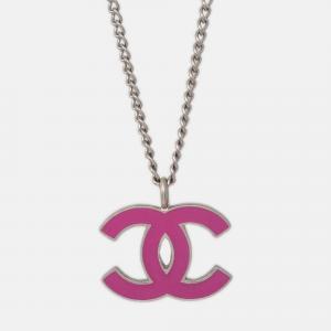 Pre Owned Chanel Pink Silver Plated CC Chain Necklace Pendant 