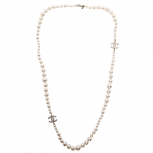 Pre Owned Chanel Timeless Classic Pearl Necklace