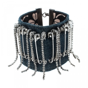 مملوكة مسبقًا Chanel CC Blue Fabric Crystal Safety Pin Embellished Silver Tone Wide Cuff Bracelet 