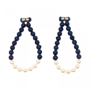 مملوكة مسبقًا Chanel Navy Blue Bead Faux Pearl Magnetic Hoop Earrings