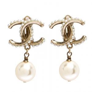 Pre Owned Chanel CC Faux Pearl Gold Tone Clip-on Drop Earrings