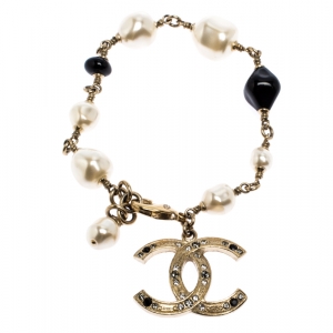 Pre Owned Chanel Crystal Embellished CC Charm Faux Pearl Bracelet