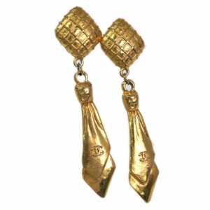 مملوكة مسبقًا Chanel Coco Marks Dangling Earrings