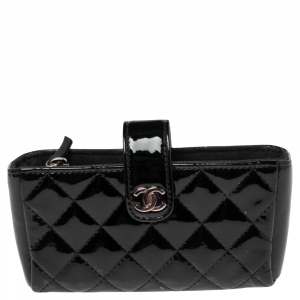 Pre Owned Chanel Black Quilted Patent Leather CC Phone Holder Pouch