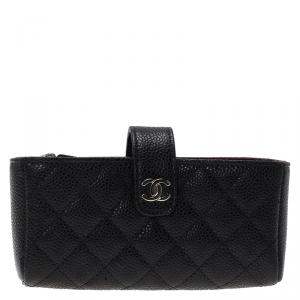 مملوكة مسبقًا Chanel Black Quilted Caviar Leather Iphone Pouch