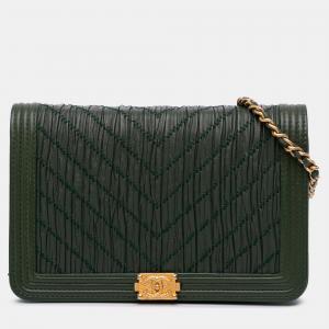 Chanel Green Chevron Quilted Crumpled Calfskin Boy Wallet On Chain