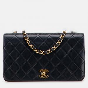 Pre Owned Chanel Black CC Quilted Lambskin Full Single Flap