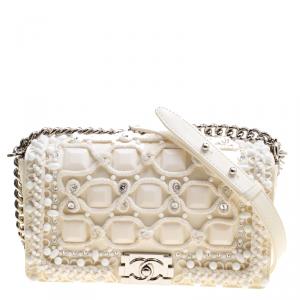 Pre Owned حقيبة شانيل قلاب بوي مزخرف خرزات متوسطة جلد بيضاء