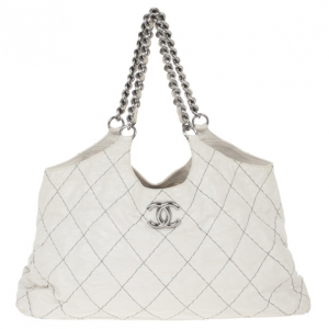 Pre Owned Chanel White Lambskin Hobo