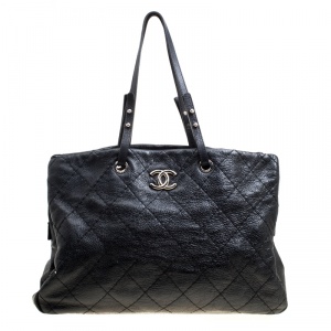 مملوكة مسبقًا Chanel Black Quilted Glazed Leather Large On the Road Tote