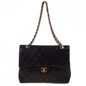 مملوكة مسبقًا Chanel Black Lambskin Vintage Classic Flap Bag