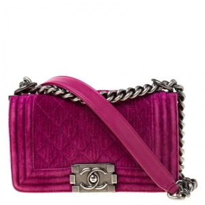 مملوكة مسبقًا Chanel Fuchsia Quilted Velvet Small Boy Flap Bag