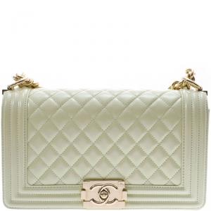 مملوكة مسبقًا Chanel White Calfksin Leather Boy Chanel Shoulder Bag