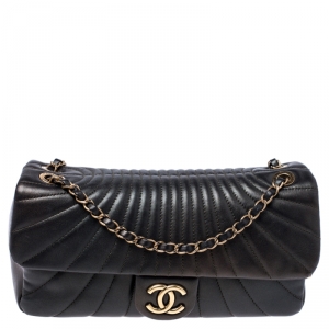 Pre Owned Chanel Olive Green Leather Flap Shoulder Bag