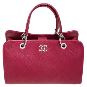 مملوكة مسبقًا Chanel Red Quilted Leather Riviera Zip Shoulder Bag
