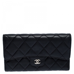 مملوكة مسبقًا Chanel Black Quilted Leather Classic L Flap Wallet