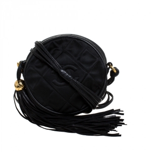 مملوكة مسبقًا Chanel Black Quilted Satin and Leather CC Fringe Round Crossbody Bag
