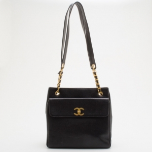 مملوكة مسبقًا Chanel Vintage Caviar Shoulder Bag