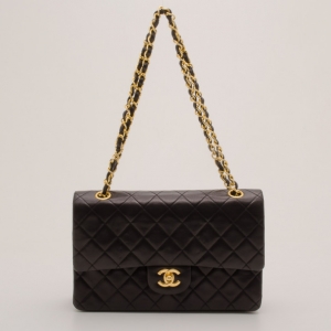 Pre Owned Chanel Vintage Black Lambskin Medium Flap Bag 