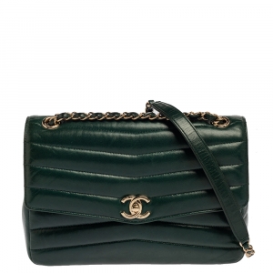 مملوكة مسبقًا Chanel Green Leather Reversed Chevron Flap Bag