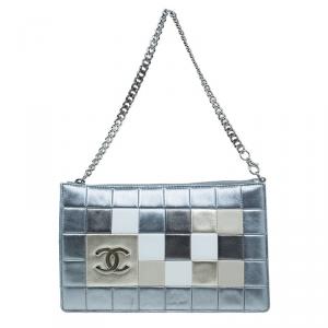 مملوكة مسبقًا Chanel Silver Multicolor Square Quilted Wristlet Clutch