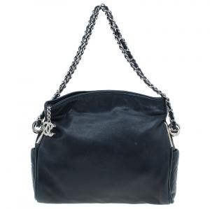 مملوكة مسبقًا Chanel Black Lambskin Small Ultimate Soft Shoulder Bag