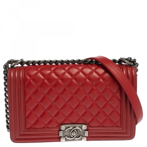 Pre Owned Chanel Red Quilted Leather Medium Boy Flap Bag